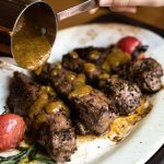 Goveđe rolnice sa sirom i pečurkama: Savršen nedeljni ručak (RECEPT+VIDEO)