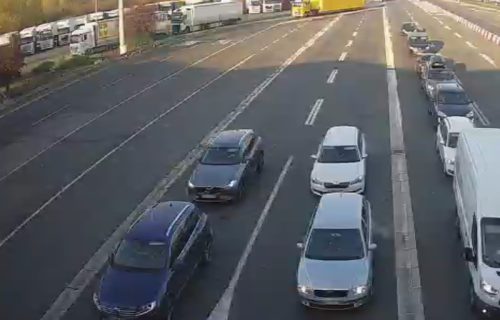 Na granici se čeka i po 9 sati: Ogromne kolone teretnjaka na izlazu iz Srbije
