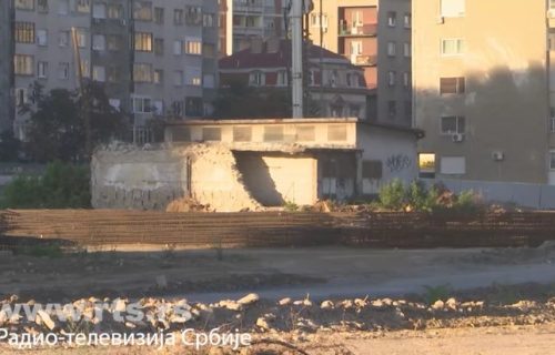 Više od 300 policajaca učestvuje u akciji uništavanja bombe na Paliluli, stanari evakuisani