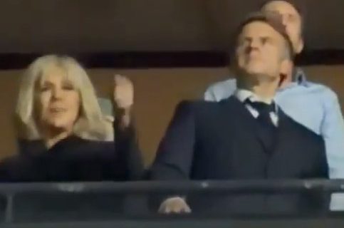 Dok Francuska gori oni đuskaju: Snimak Makrona i supruge razbesneo mreže, pominju sudbinu kralja Luja XVI