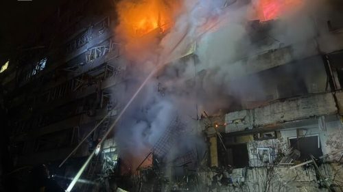 Strahovit noćni udar na Kijev: Pogođeno više energetskih objekata, logistički centar i zgrade, ima mrtvih