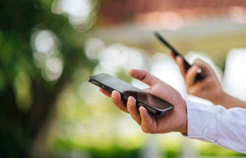 Globalne isporuke pametnih telefona pale najniže za poslednjih 14 godina