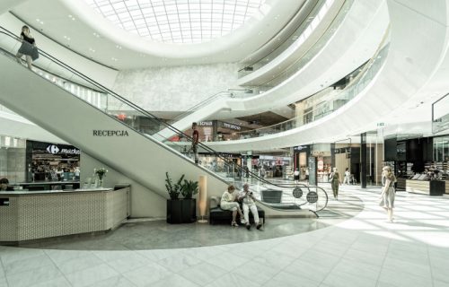 Tržni centri menjaju svoju namenu: Umesto šopinga, socijalni život penzionera
