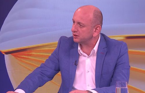 Knežević posle saslušanja zbog objave o Mladiću: "On je za mene ratni heroj, spreman sam da robijam"
