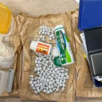 Velika zaplena droge kod Inđije: Policija pronašla 129 paketića heroina i skoro 180.000 dinara