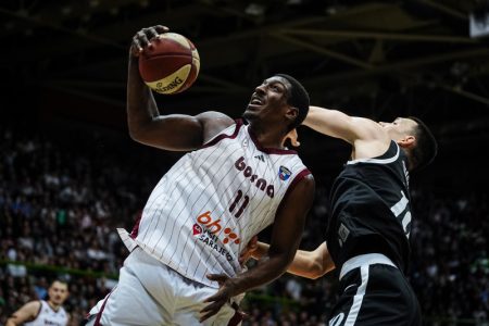 Transfer bomba na Jadranu: Partizan poslao ponudu za centra, čeka se odluka