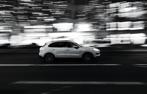 Bizarna drama na putu: Policija mu zaplenila tek kupljen "porše" jer se zakašljao u pogrešnom momentu
