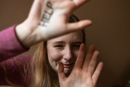 Šokantna poruka ženama nemačke policije: Evo kako da “gađenjem” osujete seksualni napad