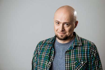 Sokom od crnog luka protiv ćelavosti? Šta je zaista pokazala studija na koju se svi pozivaju