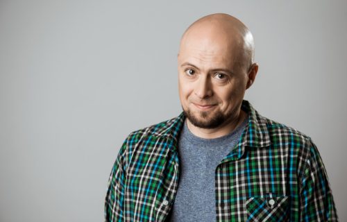 Sokom od crnog luka protiv ćelavosti? Šta je zaista pokazala studija na koju se svi pozivaju