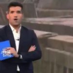 Voditelj zanemeo usred uključenja uživo: Svi se nadaju da je novinar dobro posle jezivog snimka