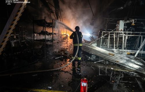 Novi talas dronova se obrušio na Ukrajinu: Poginulo petoro, pogođena skladišta, logistički centri, zgrade