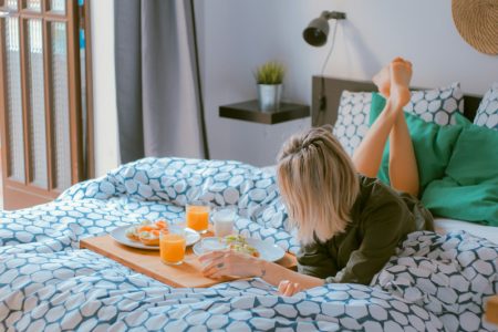 Noćni napad gladi može se pretvoriti u noćnu moru: Kasni obroci povezani su sa većim rizikom od bolesti jetre