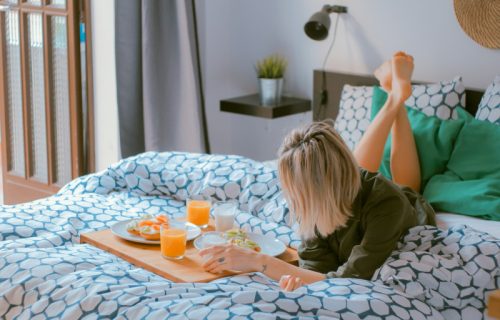 Noćni napad gladi može se pretvoriti u noćnu moru: Kasni obroci povezani su sa većim rizikom od bolesti jetre
