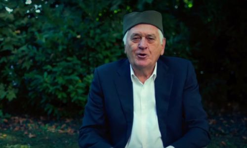 Toma Nikolić sa šajkačom pozvao građane na skup u Kragujevcu: “Kao nekada – svi zajedno za Srbiju”