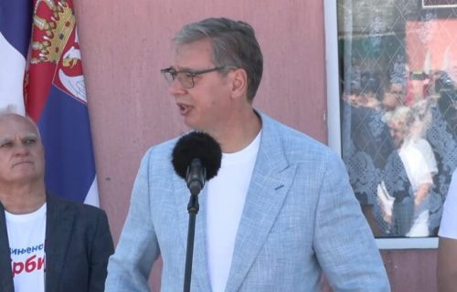 (UŽIVO) "Tri važna pravila": Vučić nastavio turneju po Srbiji, razgovarao sa narodom u Šimanovcima