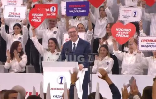 (UŽIVO) Veliki skup u Kragujevcu: Vučić se obraća pred krcatom halom