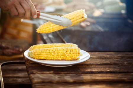 Kuvani kukuruz koji ćete dugo pamtiti: Mali trikovi, za savršen ukus (RECEPT+VIDEO)